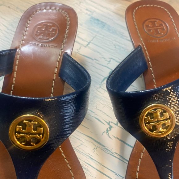 Tory Burch Cameron Wedge Thong Saffiano Navy/Gold  Size 7M - Picture 5 of 7